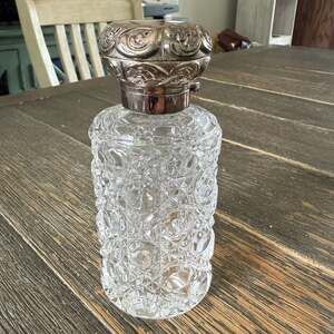 Shannon Crystal Designs of Ireland Alexandra Perfume Bottle with Godinger